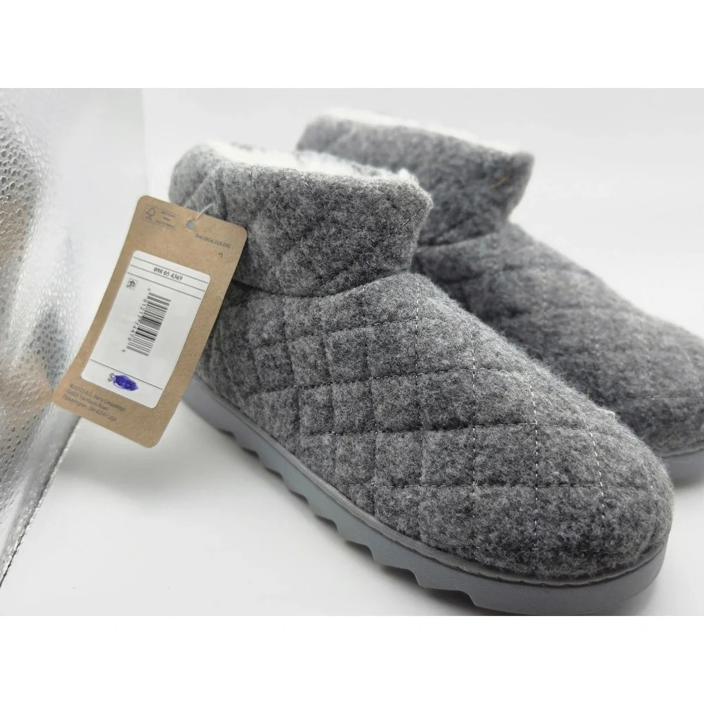 DLuxe by Dearfoams Kid Gray Quilted Slipper Boots Memory Foam Sm 5-6 098054369